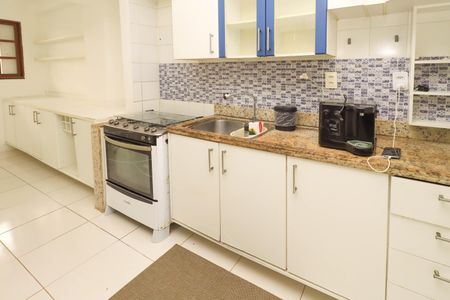 Casa de condomínio para alugar com 300m², 3 quartos e 2 vagas