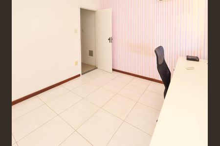 Casa de condomínio para alugar com 300m², 3 quartos e 2 vagas