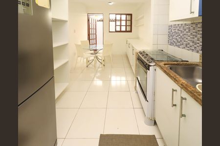 Casa de condomínio para alugar com 300m², 3 quartos e 2 vagas