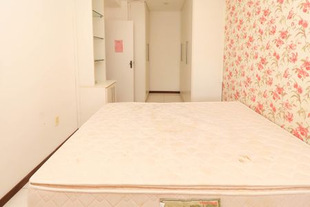 Casa de condomínio para alugar com 300m², 3 quartos e 2 vagas