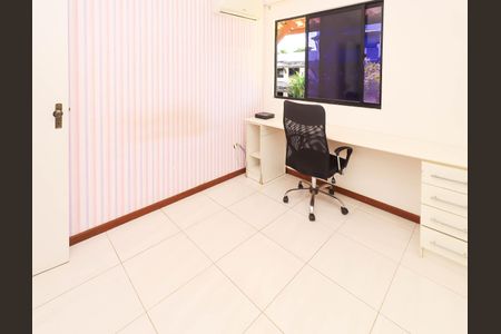Casa de condomínio para alugar com 300m², 3 quartos e 2 vagas