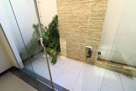 Casa de condomínio para alugar com 300m², 3 quartos e 2 vagas
