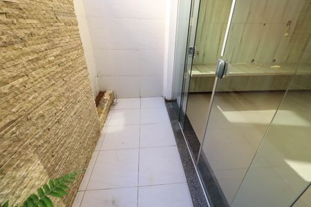 Casa de condomínio para alugar com 300m², 3 quartos e 2 vagas