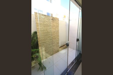 Casa de condomínio para alugar com 300m², 3 quartos e 2 vagas