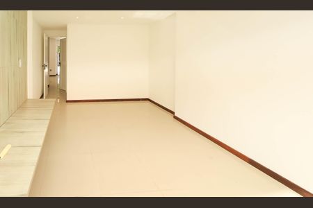 Casa de condomínio para alugar com 300m², 3 quartos e 2 vagas