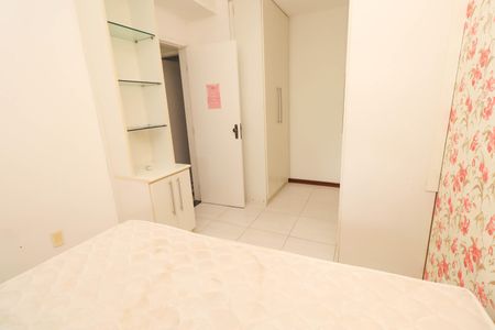 Casa de condomínio para alugar com 300m², 3 quartos e 2 vagas