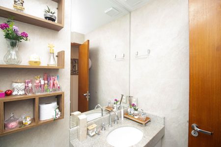 Apartamento à venda com 78m², 2 quartos e 2 vagasBanheiro 