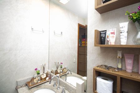 Apartamento à venda com 78m², 2 quartos e 2 vagasBanheiro da Suíte