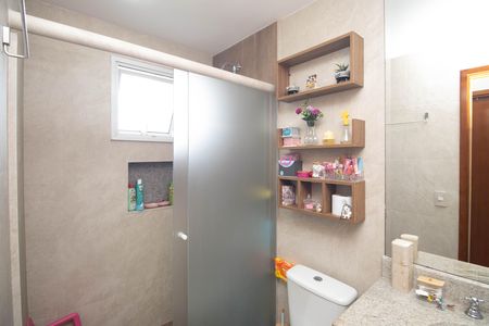 Apartamento à venda com 78m², 2 quartos e 2 vagasBanheiro 