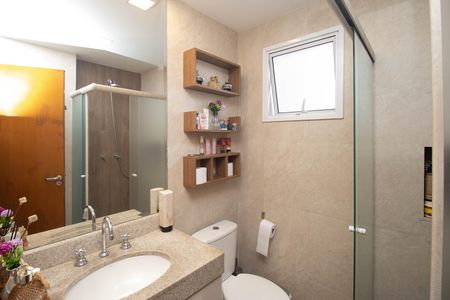 Apartamento à venda com 78m², 2 quartos e 2 vagasBanheiro da Suíte
