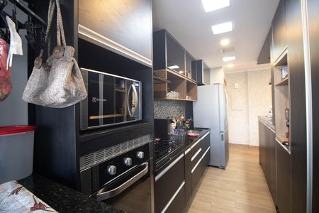 Apartamento à venda com 78m², 2 quartos e 2 vagasCozinha e Área de Serviço