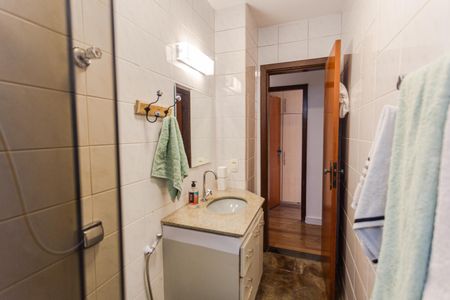 Apartamento à venda com 224m², 4 quartos e 2 vagas Apartamento à venda com 224m², 4 quartos e 2 vagasBanheiro Social