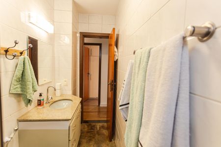 Apartamento à venda com 224m², 4 quartos e 2 vagas Apartamento à venda com 224m², 4 quartos e 2 vagasBanheiro Social