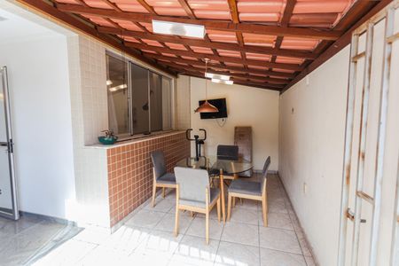 Apartamento à venda com 224m², 4 quartos e 2 vagas Apartamento à venda com 224m², 4 quartos e 2 vagasÁrea Privativa