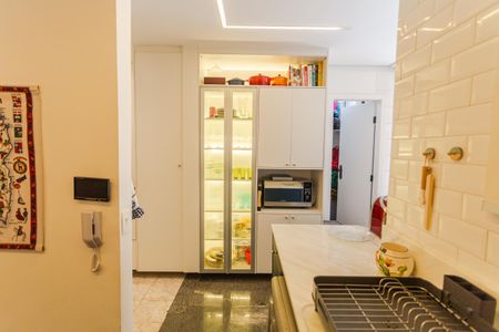 Apartamento à venda com 224m², 4 quartos e 2 vagas Apartamento à venda com 224m², 4 quartos e 2 vagasCozinha