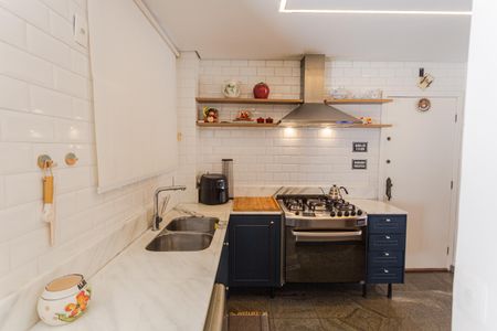 Apartamento à venda com 224m², 4 quartos e 2 vagas Apartamento à venda com 224m², 4 quartos e 2 vagasCozinha