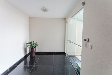 Apartamento à venda com 224m², 4 quartos e 2 vagas Apartamento à venda com 224m², 4 quartos e 2 vagasHall de entrada