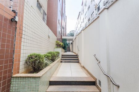 Apartamento à venda com 224m², 4 quartos e 2 vagas Apartamento à venda com 224m², 4 quartos e 2 vagasHall de entrada