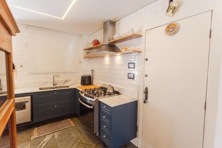Apartamento à venda com 224m², 4 quartos e 2 vagas Apartamento à venda com 224m², 4 quartos e 2 vagasCozinha