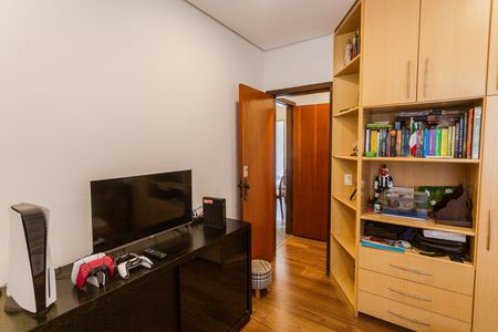Apartamento à venda com 224m², 4 quartos e 2 vagas Apartamento à venda com 224m², 4 quartos e 2 vagasQuarto 4