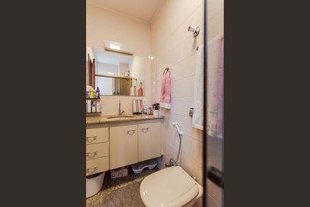 Apartamento à venda com 224m², 4 quartos e 2 vagas Apartamento à venda com 224m², 4 quartos e 2 vagasBanheiro da Suíte