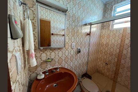 Casa à venda com 405m², 6 quartos e 3 vagas Casa à venda com 405m², 6 quartos e 3 vagasBanheiro
