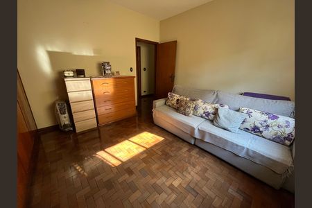Casa à venda com 405m², 6 quartos e 3 vagas Casa à venda com 405m², 6 quartos e 3 vagasQuarto 3
