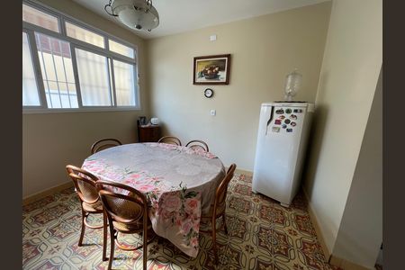 Casa à venda com 405m², 6 quartos e 3 vagas Casa à venda com 405m², 6 quartos e 3 vagasCozinha