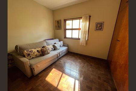 Casa à venda com 405m², 6 quartos e 3 vagas Casa à venda com 405m², 6 quartos e 3 vagasQuarto 3
