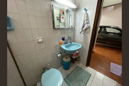 Casa à venda com 405m², 6 quartos e 3 vagas Casa à venda com 405m², 6 quartos e 3 vagasBanheiro de serviço