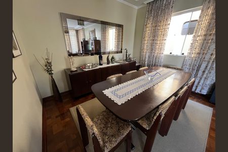Casa à venda com 405m², 6 quartos e 3 vagas Casa à venda com 405m², 6 quartos e 3 vagasSala de Jantar