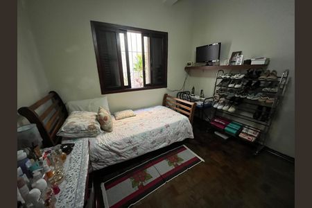 Casa à venda com 405m², 6 quartos e 3 vagas Casa à venda com 405m², 6 quartos e 3 vagasQuarto de Serviço