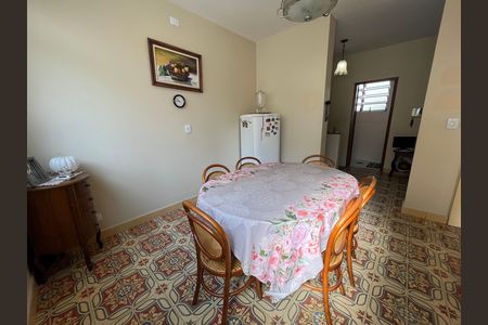 Casa à venda com 405m², 6 quartos e 3 vagas Casa à venda com 405m², 6 quartos e 3 vagasCozinha