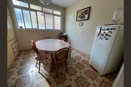Casa à venda com 405m², 6 quartos e 3 vagas Casa à venda com 405m², 6 quartos e 3 vagasCozinha