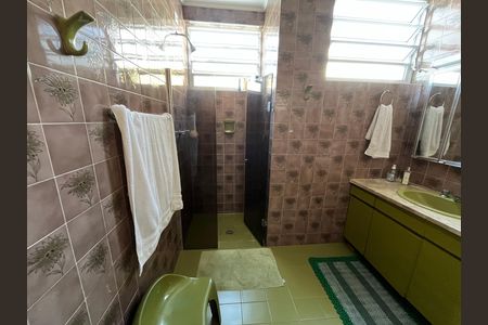Casa à venda com 405m², 6 quartos e 3 vagas Casa à venda com 405m², 6 quartos e 3 vagasBanheiro