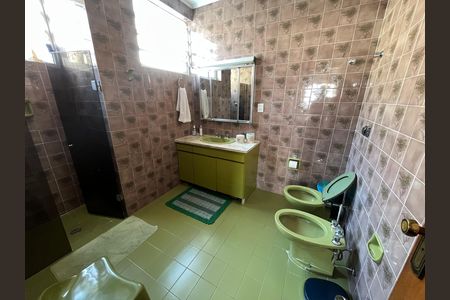 Casa à venda com 405m², 6 quartos e 3 vagas Casa à venda com 405m², 6 quartos e 3 vagasBanheiro