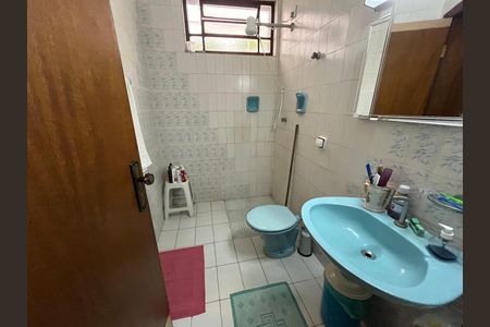 Casa à venda com 405m², 6 quartos e 3 vagas Casa à venda com 405m², 6 quartos e 3 vagasBanheiro de serviço
