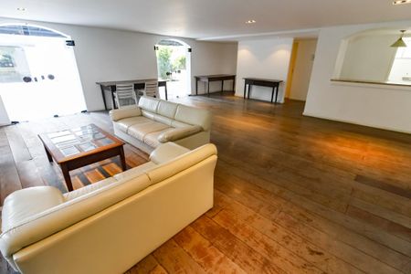 Apartamento à venda com 290m², 4 quartos e 3 vagas Apartamento à venda com 290m², 4 quartos e 3 vagasÁrea comum - Salão de festas