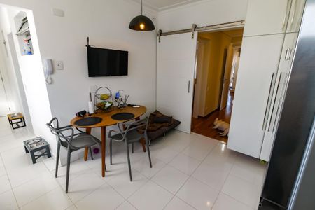 Apartamento à venda com 290m², 4 quartos e 3 vagas Apartamento à venda com 290m², 4 quartos e 3 vagasCozinha - Armários