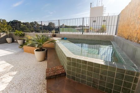 Apartamento à venda com 290m², 4 quartos e 3 vagas Apartamento à venda com 290m², 4 quartos e 3 vagasPiscina Coberta