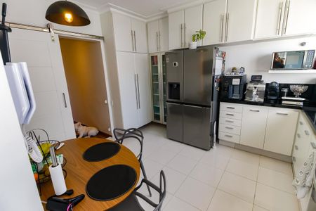 Cozinha - Armários de apartamento para alugar com 4 quartos, 290m² em Real Parque, São Paulo