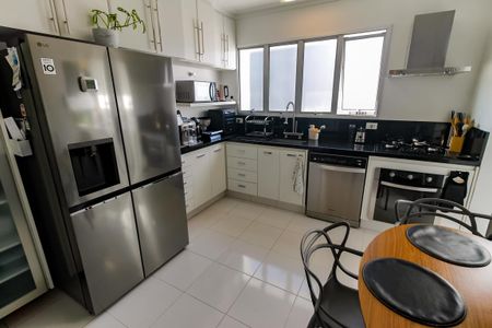 Cozinha - Armários de apartamento para alugar com 4 quartos, 290m² em Real Parque, São Paulo