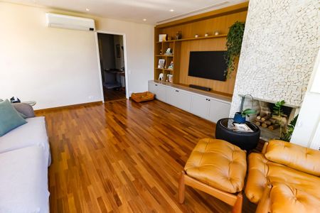 Apartamento à venda com 290m², 4 quartos e 3 vagas Apartamento à venda com 290m², 4 quartos e 3 vagasCobertura