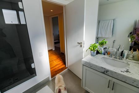 Apartamento à venda com 290m², 4 quartos e 3 vagas Apartamento à venda com 290m², 4 quartos e 3 vagasBanheiro social