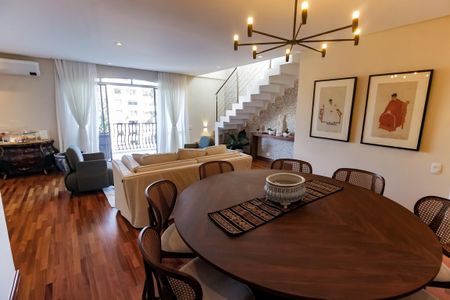 Apartamento à venda com 290m², 4 quartos e 3 vagas Apartamento à venda com 290m², 4 quartos e 3 vagasSala 1