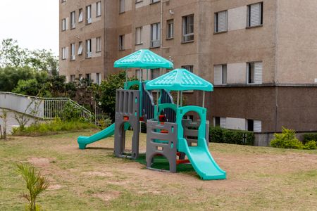 Apartamento à venda com 46m², 2 quartos e 1 vaga Apartamento à venda com 46m², 2 quartos e 1 vagaÁrea comum - Playground