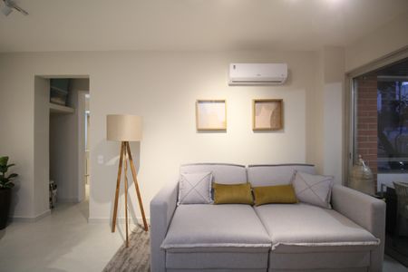 Sala de apartamento à venda com 1 quarto, 45m² em Indianópolis, São Paulo