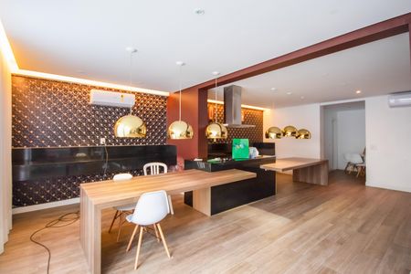 Apartamento para alugar com 56m², 2 quartos e 1 vaga Apartamento para alugar com 56m², 2 quartos e 1 vagaÁrea comum - Salão de festas