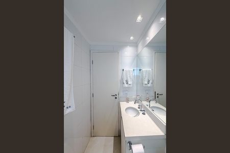 Apartamento à venda com 68m², 2 quartos e 2 vagasBanheiro social