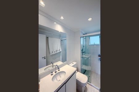 Apartamento à venda com 68m², 2 quartos e 2 vagasBanheiro social